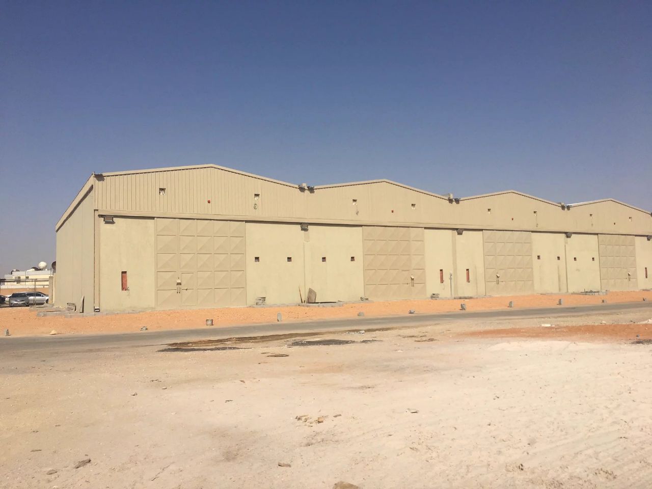 جدة القنفذة للمظلات والسواتر