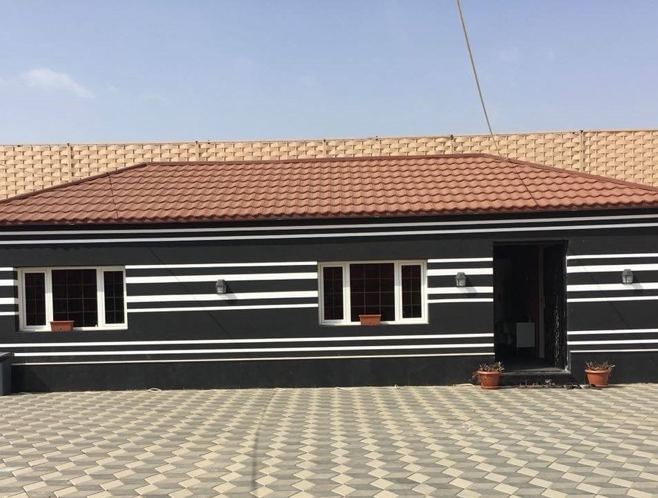 جدة القنفذة للمظلات والسواتر